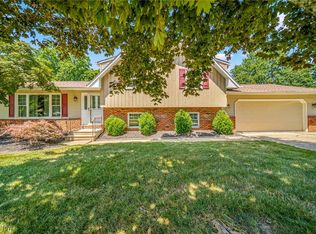 9421 Ridgeside Dr, Mentor, OH 44060