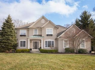 26966 Falls Pointe Dr E, Olmsted Falls, OH