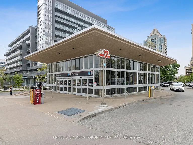 19 Barberry Pl #711 — Photo 36