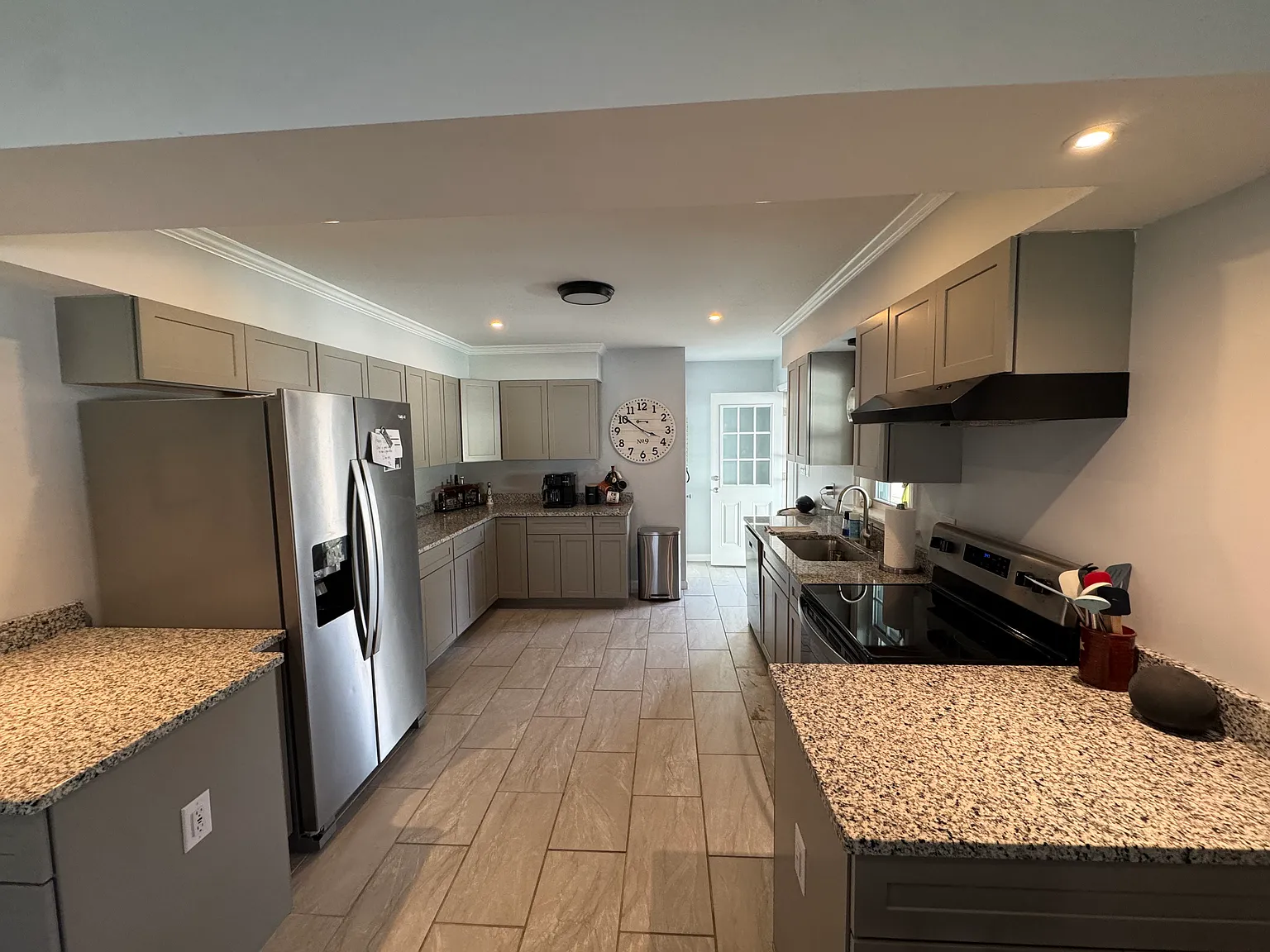 2 bed, 950 sqft, $2,500 — Photo 2