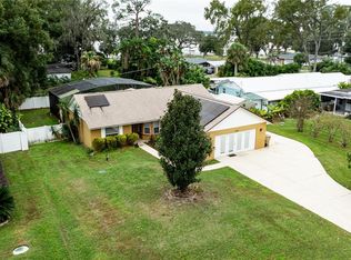 4242 Cactus Ln, Mount Dora, FL 32757