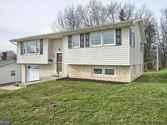 3rd image of 108 Greenwood Dr