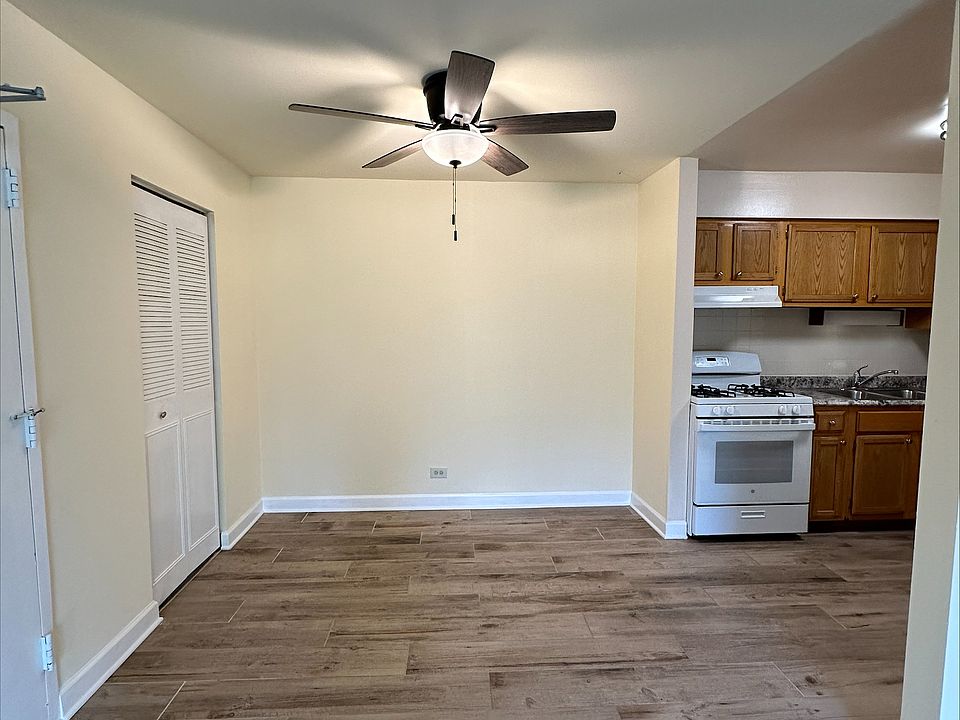 1st image of 930 Westmoreland Dr APT 24