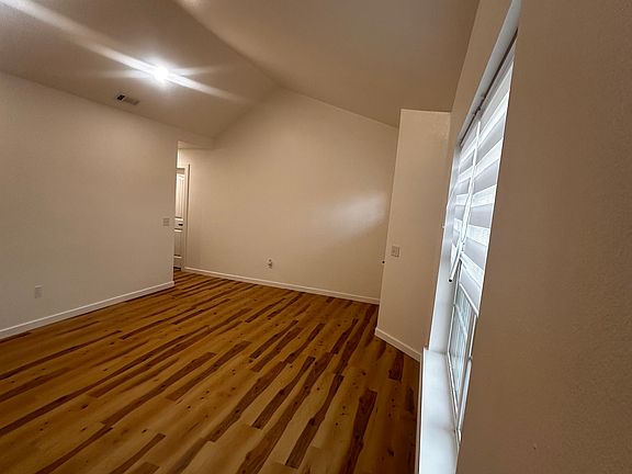 5th image of 2406 W Olrich St
