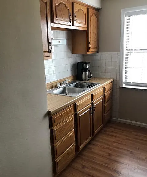533 Corona Ave #B — Photo 8