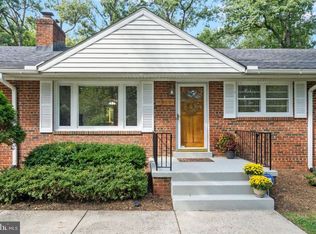 7020 Forest View Dr, Springfield, VA 22150