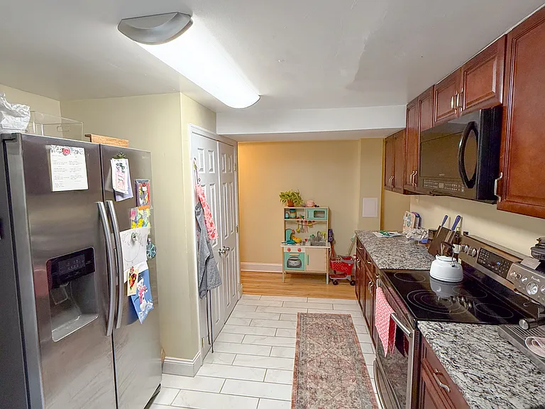 422 8th St NE #B — Photo 8