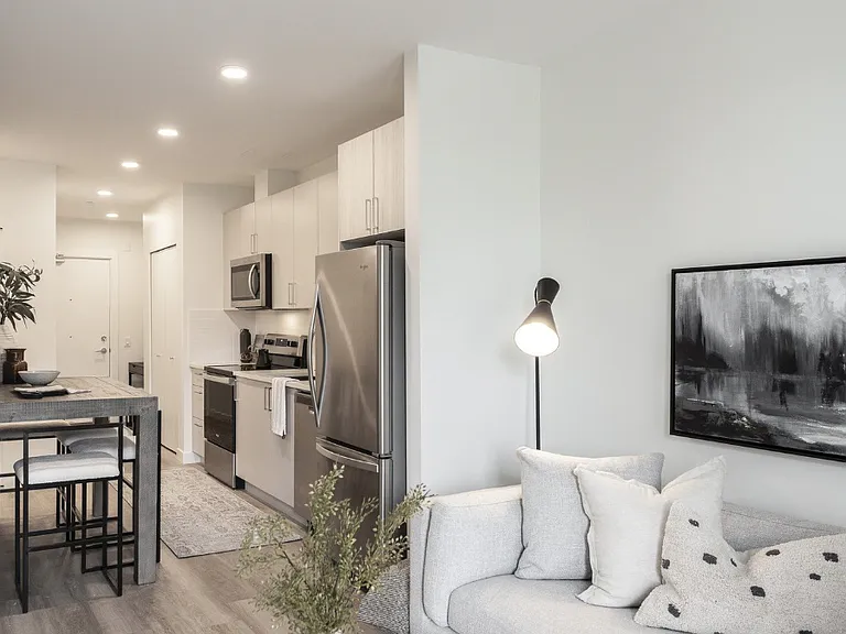 717 Como Lake Ave — Photo 14