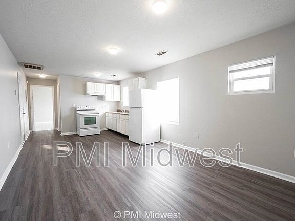 3rd image of 3014 W 10th St APT 3