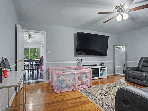 5th image of 2413 Lily Pond Rd