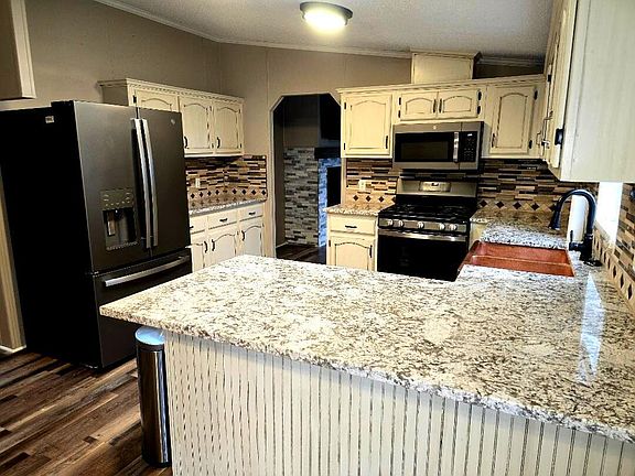 4th image of 149 Cardinal Ln