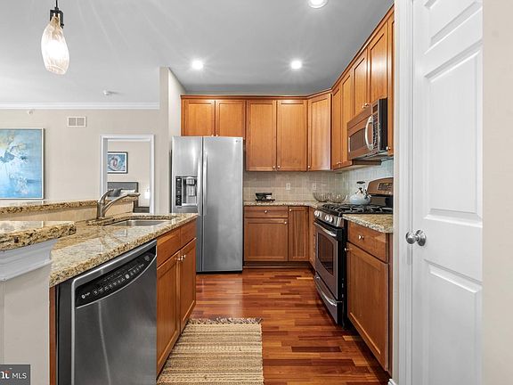 3rd image of 500 Admirals Way APT 402
