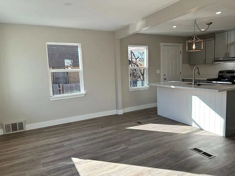 2925 Madison Ave — Photo 5