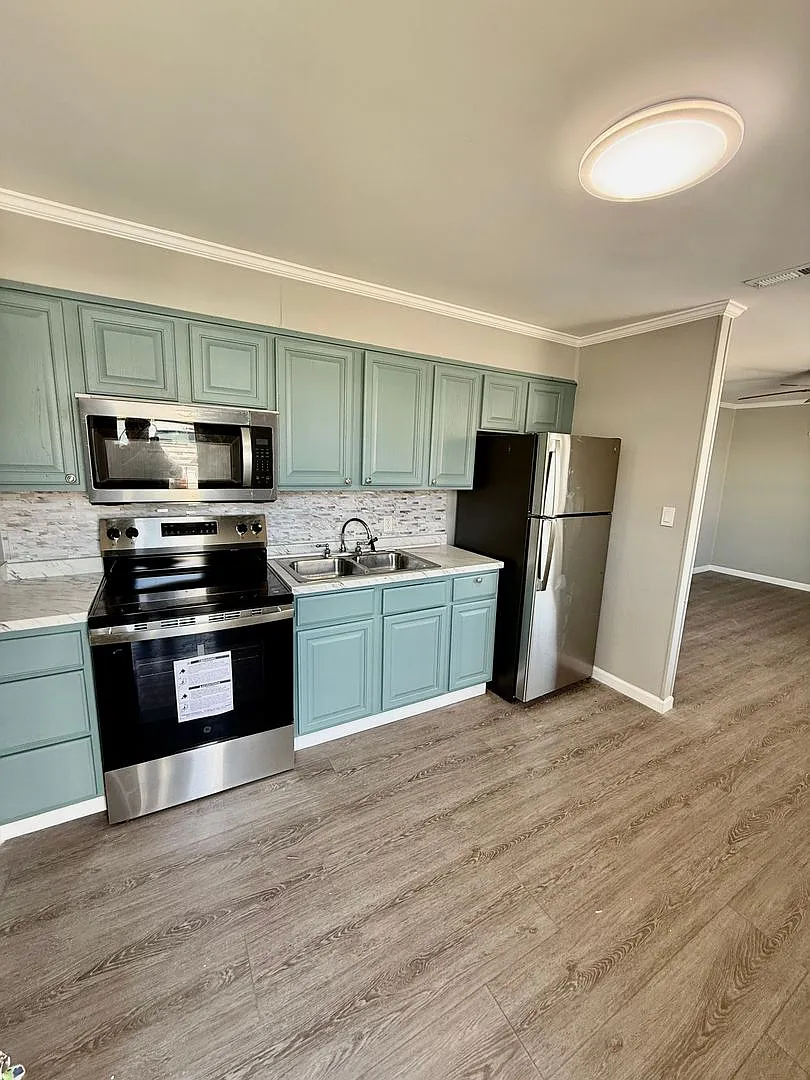 5324 PineTree Ave — Photo 3