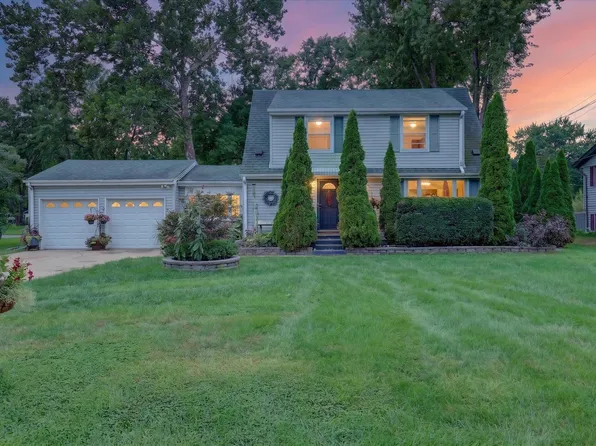 825 W Happy Holw, Janesville, WI 53546