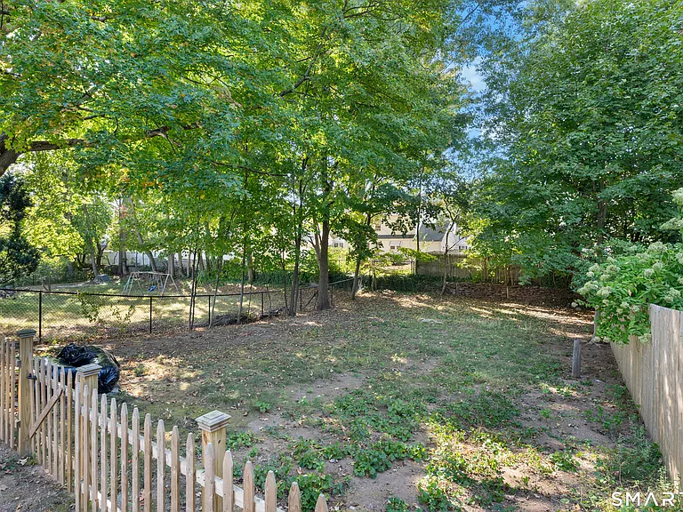 304 Fairview Ave — Photo 10