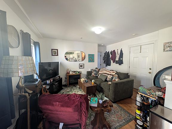 3rd image of 35 Roberts Rd #3