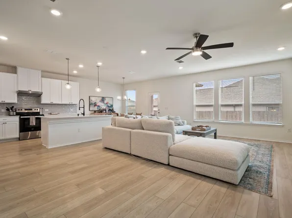 7805 House Finch Dr, Austin, TX 78744
