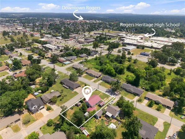 1300 S 9th St, Rogers, AR 72756