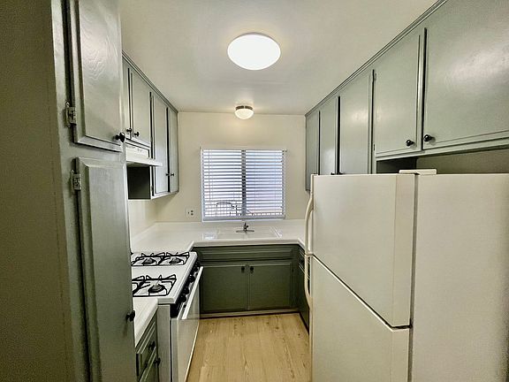 4th image of 4275 35th St APT 6