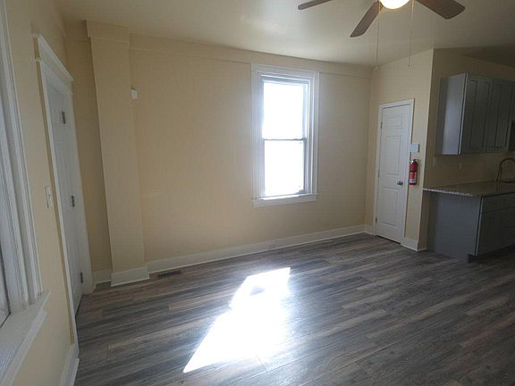 3rd image of 1908 Darby Rd #1