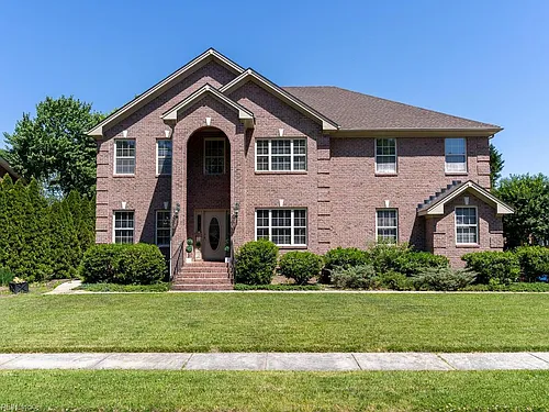138 Greengable Way Photo 1