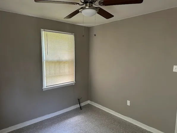 952 Willoughby St, Memphis, TN 38126