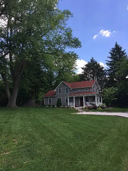 10626 Saint Paul Ave — Photo 1