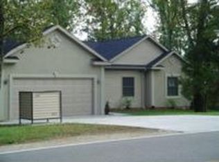 230 Cherokee Rd, Four Seasons, MO 65049