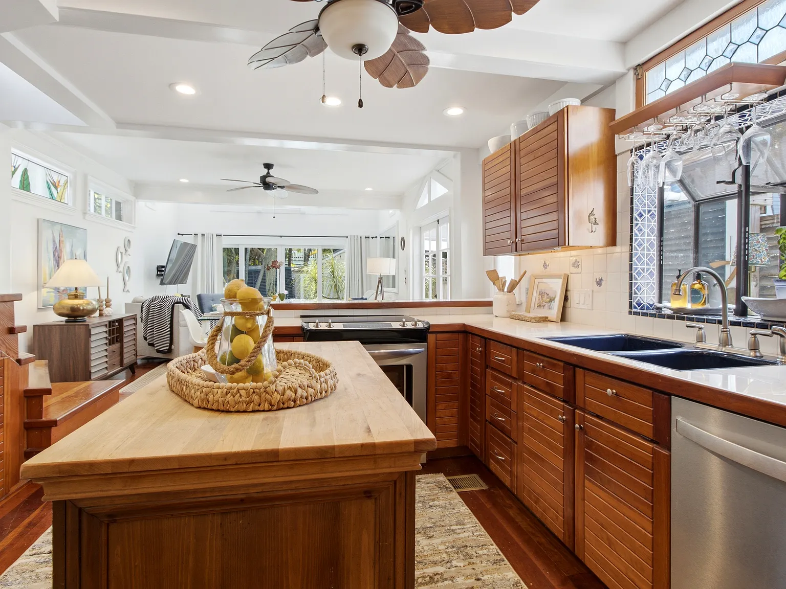 3 bed, 3.5 bath, 1800 sqft, $15,000 — Photo 4
