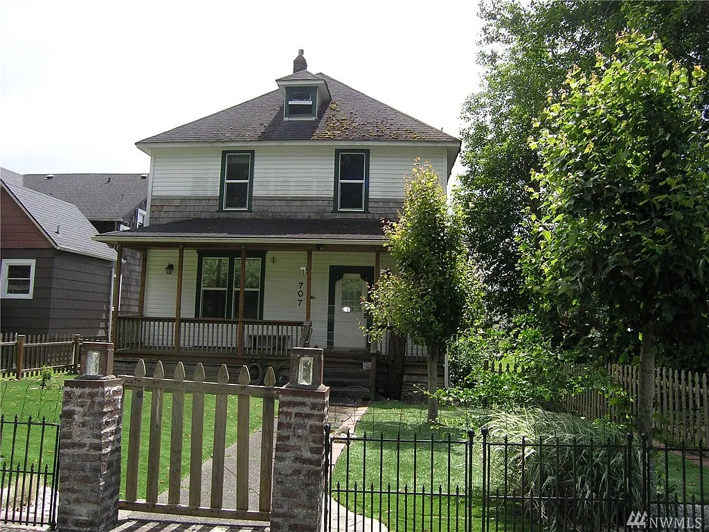 707 Randall St photo 1