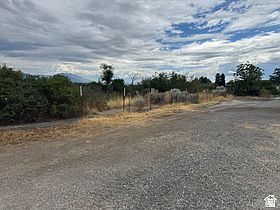 4th image of 1241 W 1050 N