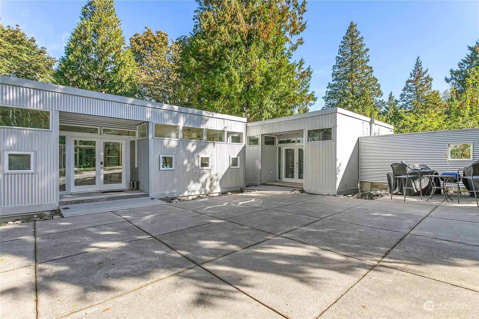 4426 D Street photo 1