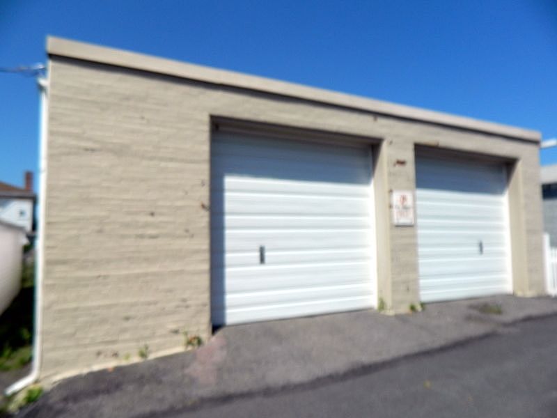 2nd image of 551 W Spring St