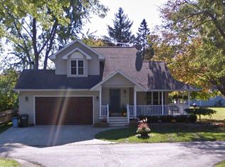 520 Keller Dr, Fremont, OH 43420