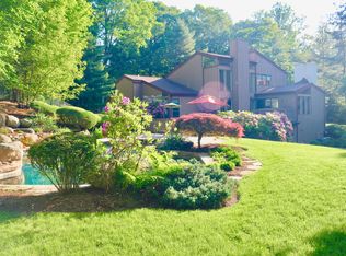 71 Briar Woods Trl, Stamford, CT 06903