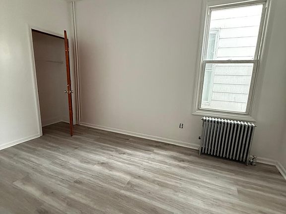 3rd image of 139 Clifton Ave APT 1