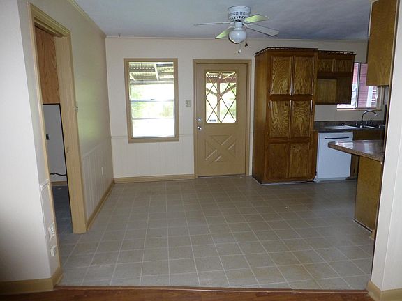 5th image of 9029 Lone Oak Dr