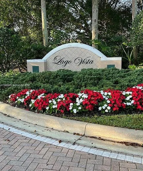 4746 Lago Vista Dr — Photo 1