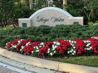 4746 Lago Vista Dr, Pompano Beach, FL 33073