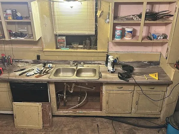 314 S Benton, Chidester, AR 71726