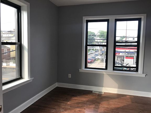 3rd image of 702 Chancellor Ave APT 301