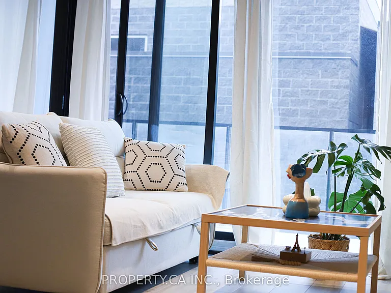 458 Richmond St W #408 — Photo 7
