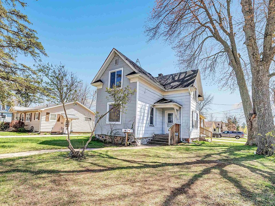 316 W 3rd St, Shawano, WI 54166 Zillow