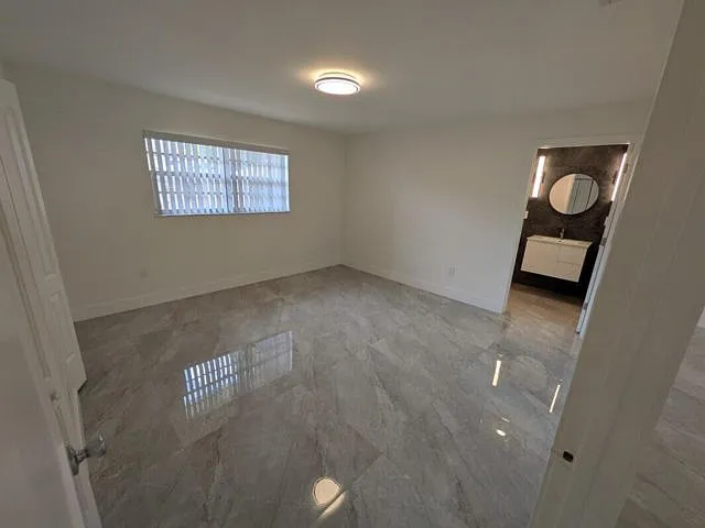 536 NW 43rd Ct — Photo 8