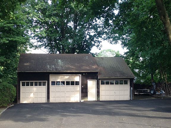 3rd image of 200 N Livingston Ave