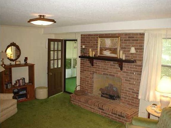 Den is L-Shaped & large