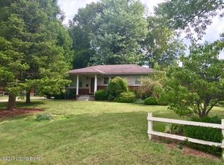 6348 Hunters Grove Rd, Louisville, KY 40216