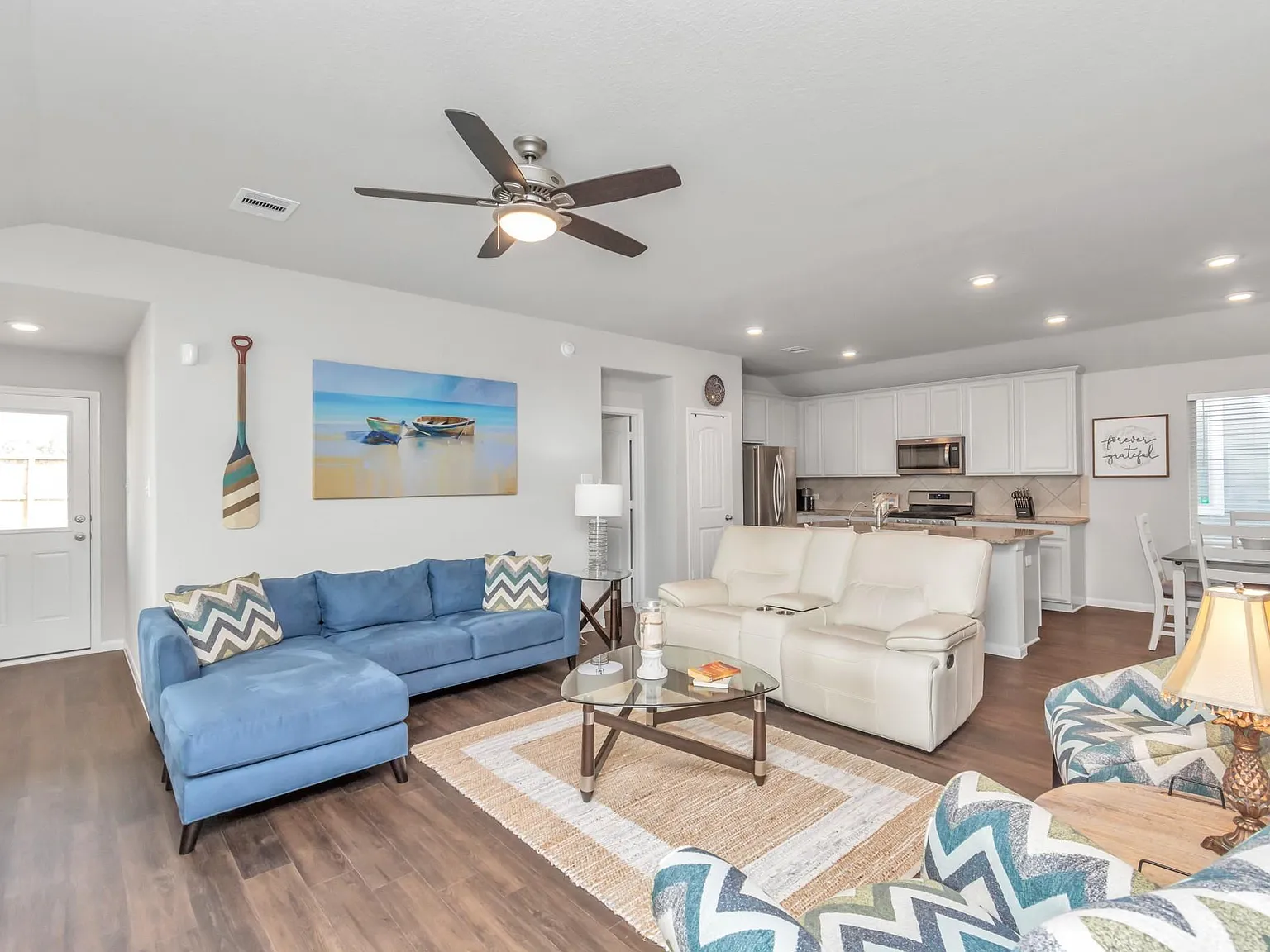 3 bed, 2.0 bath, 1448 sqft, $2,000 — Photo 4