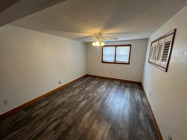 2332 Woodcrest Ave — Photo 15